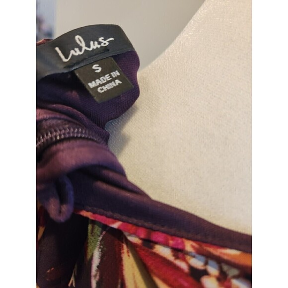 Lulus Mini Dress Dark Floral Design Button Front Tie Waist Sz S long sleeve - Picture 7 of 7